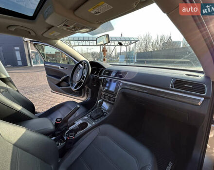 Бежевый Фольксваген Пассат, объемом двигателя 1.8 л и пробегом 183 тыс. км за 13500 $, фото 5 на Automoto.ua