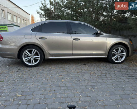 Бежевий Фольксваген Пассат, об'ємом двигуна 1.97 л та пробігом 220 тис. км за 11700 $, фото 3 на Automoto.ua