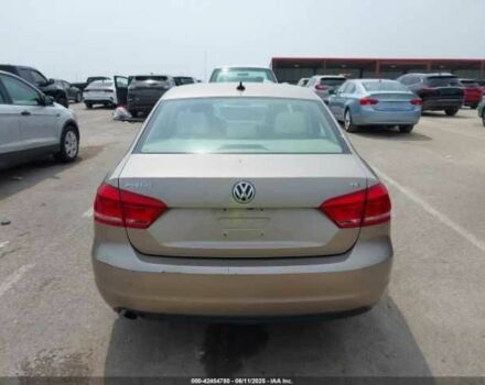 Бежевый Фольксваген Пассат, объемом двигателя 1.8 л и пробегом 82 тыс. км за 9000 $, фото 6 на Automoto.ua