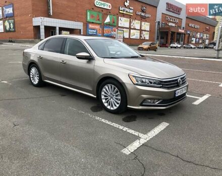 Бежевый Фольксваген Пассат, объемом двигателя 1.8 л и пробегом 198 тыс. км за 12000 $, фото 1 на Automoto.ua