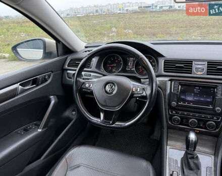 Бежевий Фольксваген Пассат, об'ємом двигуна 1.8 л та пробігом 166 тис. км за 11900 $, фото 13 на Automoto.ua