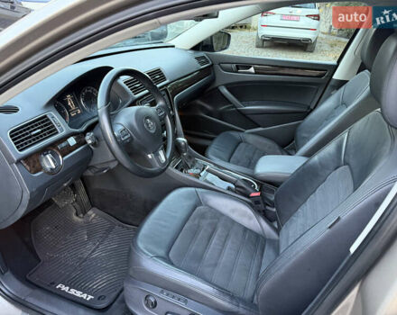 Бежевий Фольксваген Пассат, об'ємом двигуна 1.97 л та пробігом 220 тис. км за 11700 $, фото 17 на Automoto.ua