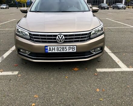 Бежевый Фольксваген Пассат, объемом двигателя 1.8 л и пробегом 200 тыс. км за 12000 $, фото 2 на Automoto.ua