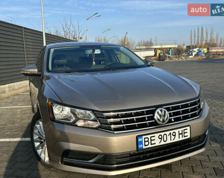 Бежевый Фольксваген Пассат, объемом двигателя 1.8 л и пробегом 183 тыс. км за 13500 $, фото 7 на Automoto.ua