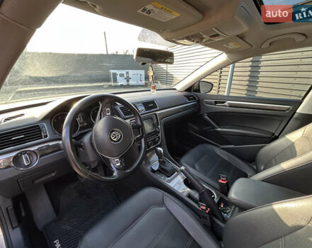 Бежевый Фольксваген Пассат, объемом двигателя 1.8 л и пробегом 183 тыс. км за 13500 $, фото 13 на Automoto.ua