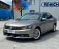 Бежевый Фольксваген Пассат, объемом двигателя 1.8 л и пробегом 212 тыс. км за 12500 $, фото 1 на Automoto.ua