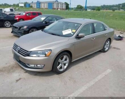 Бежевый Фольксваген Пассат, объемом двигателя 1.8 л и пробегом 82 тыс. км за 9000 $, фото 2 на Automoto.ua