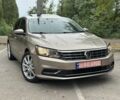 Бежевий Фольксваген Пассат, об'ємом двигуна 1.8 л та пробігом 180 тис. км за 11336 $, фото 1 на Automoto.ua