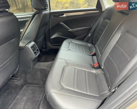 Бежевий Фольксваген Пассат, об'ємом двигуна 1.8 л та пробігом 172 тис. км за 11000 $, фото 6 на Automoto.ua