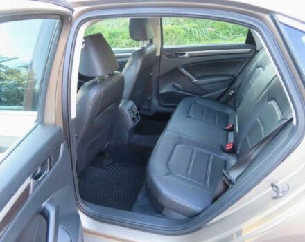 Бежевий Фольксваген Пассат, об'ємом двигуна 1.8 л та пробігом 80 тис. км за 7500 $, фото 12 на Automoto.ua