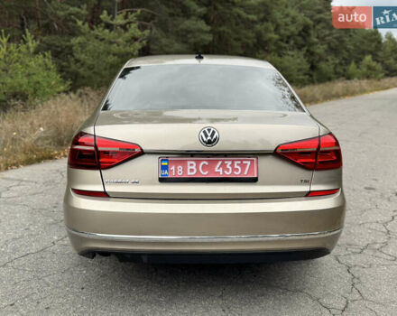 Бежевий Фольксваген Пассат, об'ємом двигуна 1.8 л та пробігом 172 тис. км за 11000 $, фото 4 на Automoto.ua