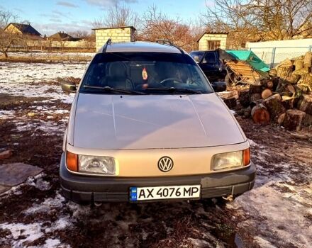 Бежевый Фольксваген Пассат, объемом двигателя 1.8 л и пробегом 400 тыс. км за 1400 $, фото 1 на Automoto.ua