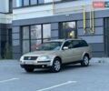 Бежевый Фольксваген Пассат, объемом двигателя 2.5 л и пробегом 400 тыс. км за 3500 $, фото 1 на Automoto.ua