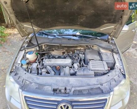 Бежевий Фольксваген Пассат, об'ємом двигуна 1.98 л та пробігом 212 тис. км за 5500 $, фото 13 на Automoto.ua