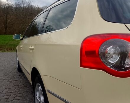 Бежевый Фольксваген Пассат, объемом двигателя 2 л и пробегом 300 тыс. км за 6200 $, фото 3 на Automoto.ua