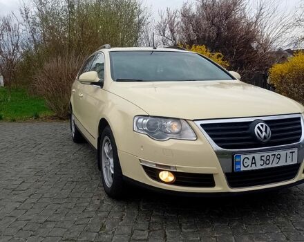 Бежевый Фольксваген Пассат, объемом двигателя 2 л и пробегом 300 тыс. км за 6200 $, фото 1 на Automoto.ua