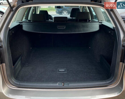 Бежевый Фольксваген Пассат, объемом двигателя 1.97 л и пробегом 246 тыс. км за 9999 $, фото 21 на Automoto.ua