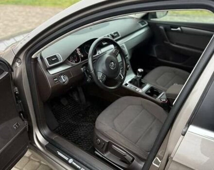 Бежевий Фольксваген Пассат, об'ємом двигуна 2 л та пробігом 230 тис. км за 9400 $, фото 12 на Automoto.ua