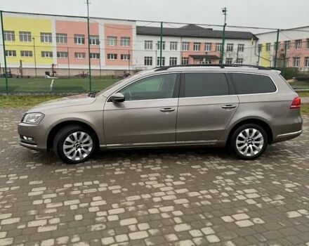 Бежевий Фольксваген Пассат, об'ємом двигуна 2 л та пробігом 230 тис. км за 9400 $, фото 2 на Automoto.ua