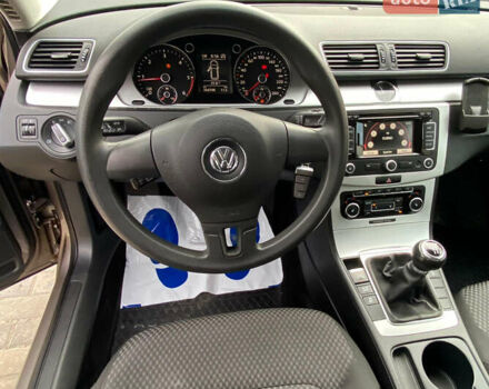 Бежевый Фольксваген Пассат, объемом двигателя 1.97 л и пробегом 246 тыс. км за 9999 $, фото 10 на Automoto.ua