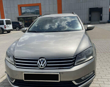 Бежевый Фольксваген Пассат, объемом двигателя 1.6 л и пробегом 330 тыс. км за 8200 $, фото 6 на Automoto.ua