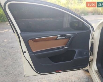 Бежевый Фольксваген Пассат, объемом двигателя 2 л и пробегом 420 тыс. км за 10300 $, фото 12 на Automoto.ua