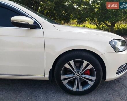 Бежевый Фольксваген Пассат, объемом двигателя 2 л и пробегом 420 тыс. км за 10300 $, фото 3 на Automoto.ua