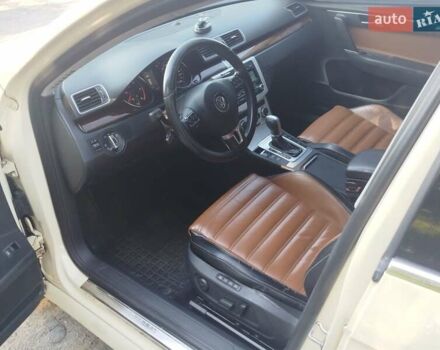 Бежевый Фольксваген Пассат, объемом двигателя 2 л и пробегом 420 тыс. км за 10300 $, фото 11 на Automoto.ua