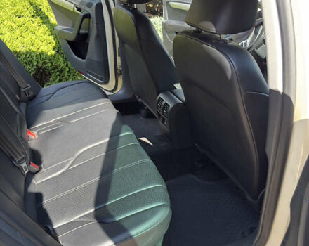 Бежевий Фольксваген Пассат, об'ємом двигуна 2 л та пробігом 284 тис. км за 9800 $, фото 19 на Automoto.ua