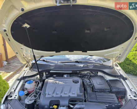 Бежевий Фольксваген Пассат, об'ємом двигуна 2 л та пробігом 284 тис. км за 9800 $, фото 34 на Automoto.ua