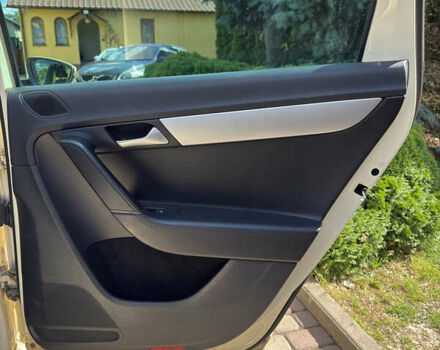 Бежевий Фольксваген Пассат, об'ємом двигуна 2 л та пробігом 284 тис. км за 9800 $, фото 16 на Automoto.ua