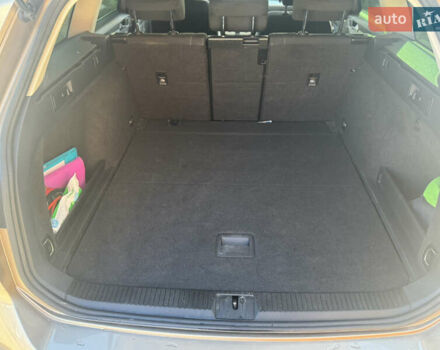 Бежевый Фольксваген Пассат, объемом двигателя 1.6 л и пробегом 300 тыс. км за 12000 $, фото 4 на Automoto.ua