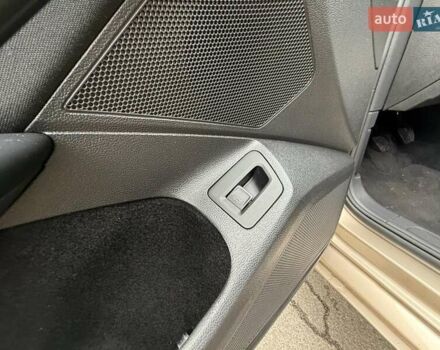 Бежевий Фольксваген Пассат, об'ємом двигуна 1.6 л та пробігом 284 тис. км за 11500 $, фото 24 на Automoto.ua