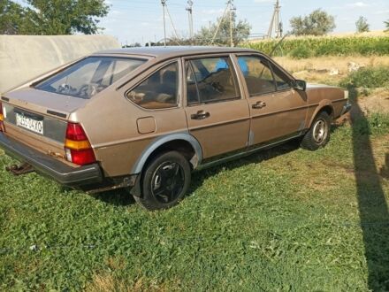 Фольксваген Пассат 1989 у Херсоні на Automoto.ua Бежевий Фольксваген Пассат, об'ємом двигуна 0 л та пробігом 2 тис. км за 289 $, фото 1 на Automoto.ua