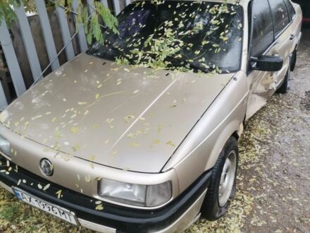 Бежевый Фольксваген Пассат, объемом двигателя 1.8 л и пробегом 100 тыс. км за 650 $, фото 1 на Automoto.ua