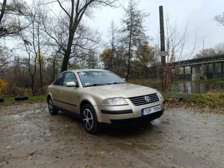 Бежевый Фольксваген Пассат, объемом двигателя 1.9 л и пробегом 374 тыс. км за 2200 $, фото 1 на Automoto.ua