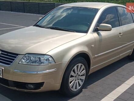 Бежевый Фольксваген Пассат, объемом двигателя 1.6 л и пробегом 300 тыс. км за 5000 $, фото 1 на Automoto.ua