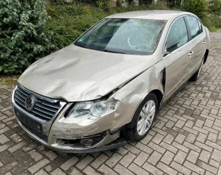Бежевий Фольксваген Пассат, об'ємом двигуна 2 л та пробігом 177 тис. км за 2000 $, фото 1 на Automoto.ua