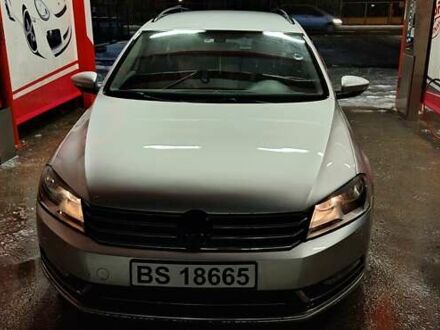 Фольксваген Пассат 2010 у Львові на Automoto.ua Бежевий Фольксваген Пассат, об'ємом двигуна 1.6 л та пробігом 273 тис. км за 4100 $, фото 1 на Automoto.ua