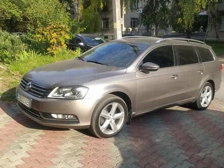 Фольксваген Пассат 2011 в Днепре (Днепропетровске) на Automoto.ua Бежевый Фольксваген Пассат, объемом двигателя 1.8 л и пробегом 265 тыс. км за 11200 $, фото 1 на Automoto.ua