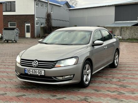 Бежевий Фольксваген Пассат, об'ємом двигуна 2.5 л та пробігом 300 тис. км за 4650 $, фото 1 на Automoto.ua