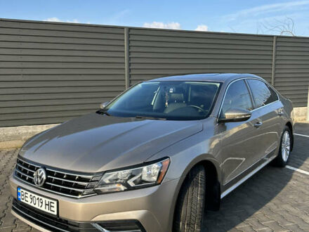 Бежевый Фольксваген Пассат, объемом двигателя 1.8 л и пробегом 183 тыс. км за 13500 $, фото 1 на Automoto.ua