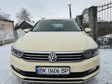 Бежевый Фольксваген Пассат, объемом двигателя 1.97 л и пробегом 360 тыс. км за 12000 $, фото 1 на Automoto.ua