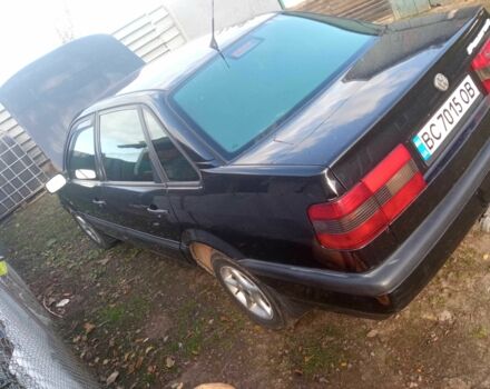 Черный Фольксваген Пассат, объемом двигателя 1.8 л и пробегом 381 тыс. км за 2142 $, фото 1 на Automoto.ua