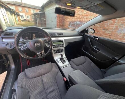 Черный Фольксваген Пассат, объемом двигателя 1.8 л и пробегом 250 тыс. км за 6900 $, фото 7 на Automoto.ua