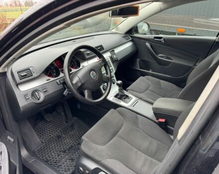 Черный Фольксваген Пассат, объемом двигателя 1.6 л и пробегом 208 тыс. км за 6550 $, фото 6 на Automoto.ua