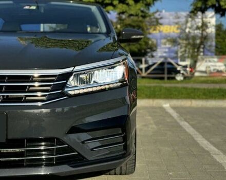 Черный Фольксваген Пассат, объемом двигателя 1.8 л и пробегом 95 тыс. км за 10000 $, фото 5 на Automoto.ua