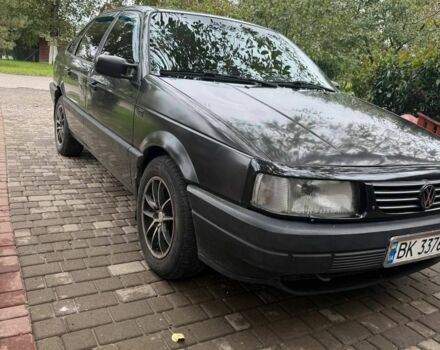 Черный Фольксваген Пассат, объемом двигателя 1.8 л и пробегом 350 тыс. км за 1800 $, фото 3 на Automoto.ua