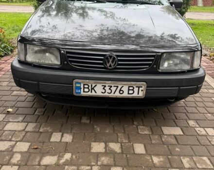 Черный Фольксваген Пассат, объемом двигателя 1.8 л и пробегом 350 тыс. км за 1800 $, фото 7 на Automoto.ua