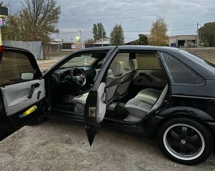 Черный Фольксваген Пассат, объемом двигателя 0 л и пробегом 350 тыс. км за 2500 $, фото 4 на Automoto.ua